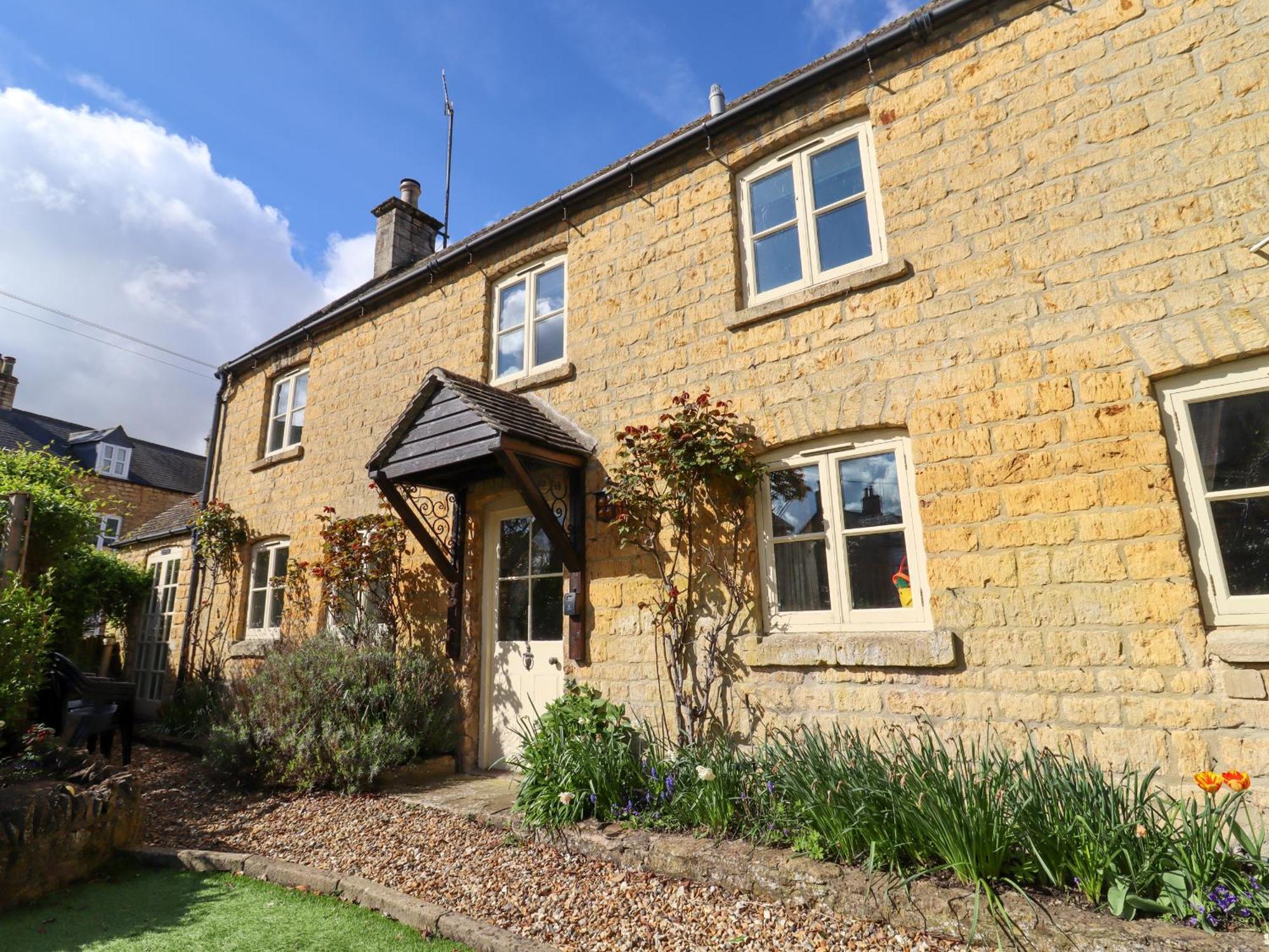 Robins Nest Villa Cheltenham Exterior photo